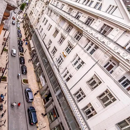 بيت شباب 2b & بودابست