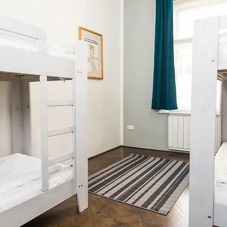 2b Hostel&rooms Hostel *
