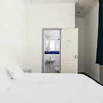 بيت شباب 2b & *