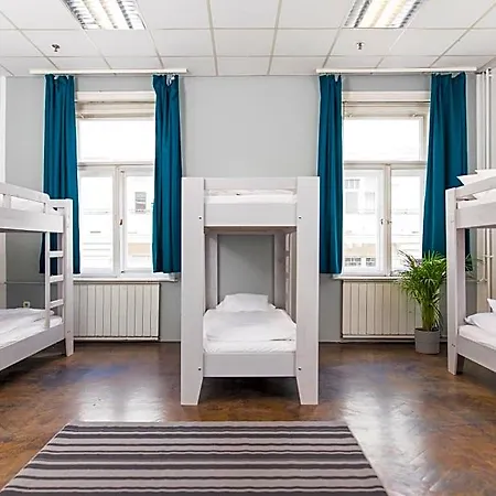 2b & Auberge de jeunesse *