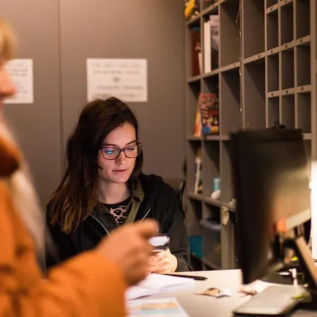 2b & Vandrerhjem Budapest