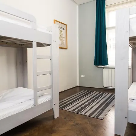 Hostel 2b &
