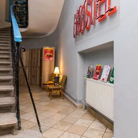 Hostel 2b & Budapest