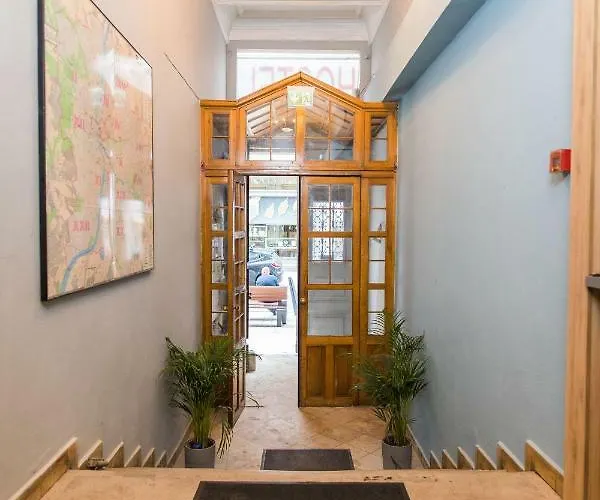 Hostel 2b & Budapest